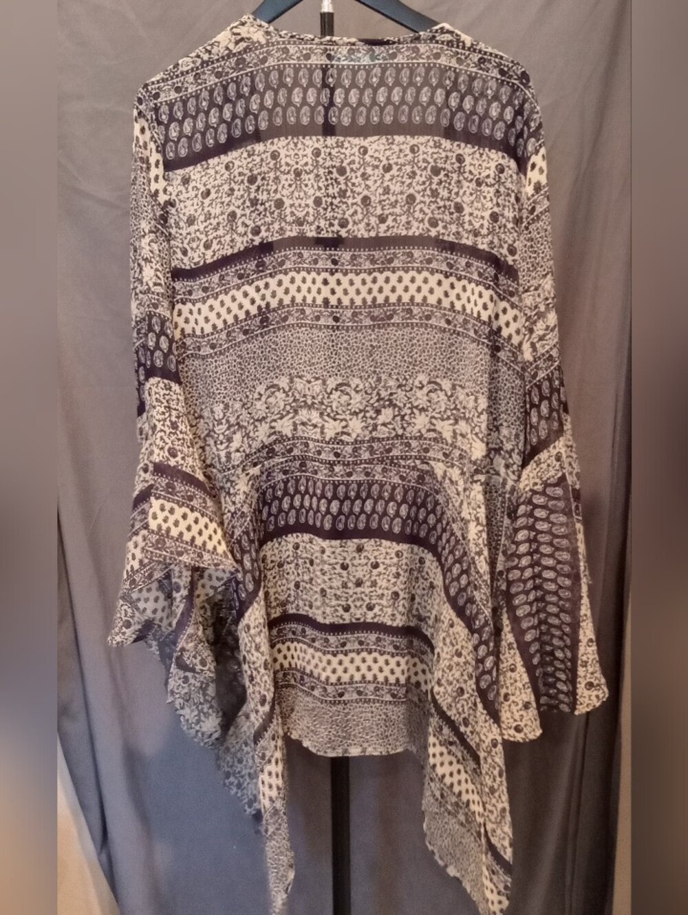 Maurices Paisley Floral Kimono in Women's Size Xl